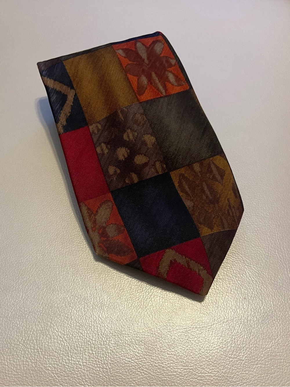 Vintage LIKE NEW Pure Silk Tie